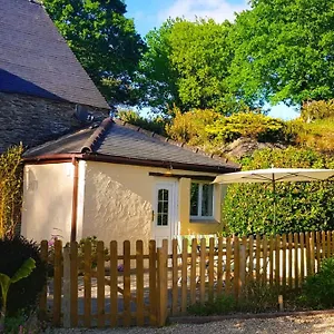 Holiday home Le Vieux Moulin - A Charming Stone With Garden View And Seasonal Pool, Guegon